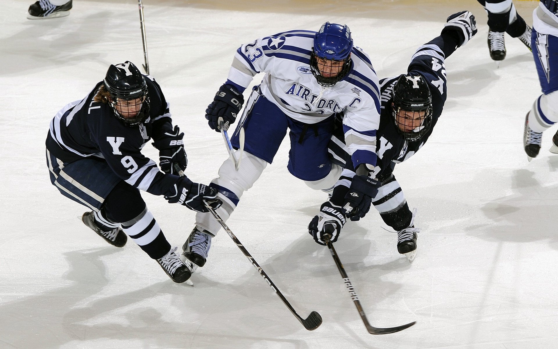 “每一圈都燃烧:激情与速度的极致演绎”