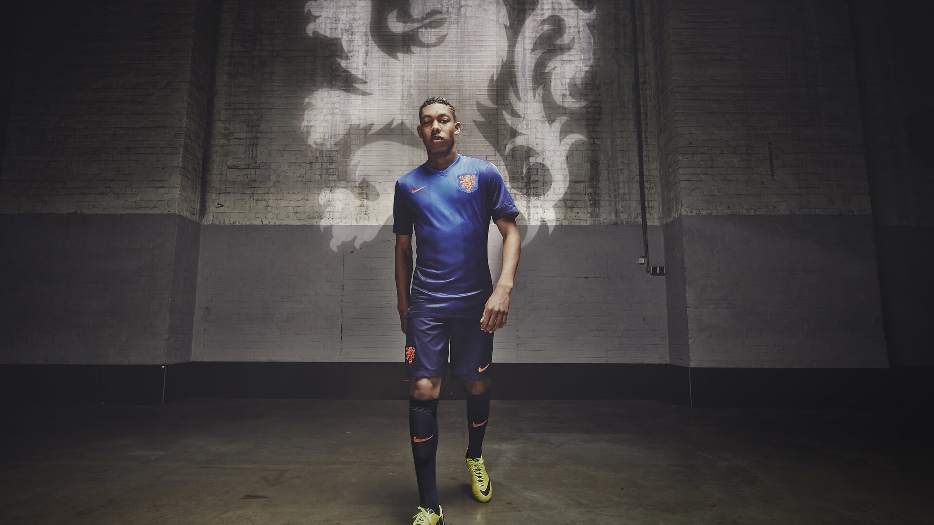 波兰仰泳强将冲击奖牌，波兰游泳队